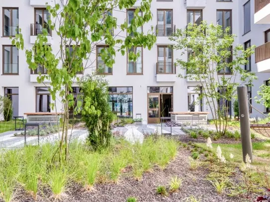 Friedrichshain 1BR w/ Conc at E. Side Gallery