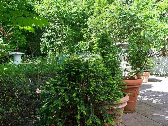 Quiet apartment facing the garden