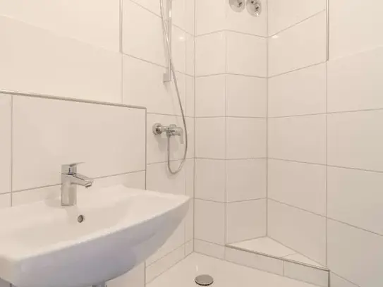 Helle und Großzügige 1-Zi.-Wohnung auf 38 m² mit Dusche