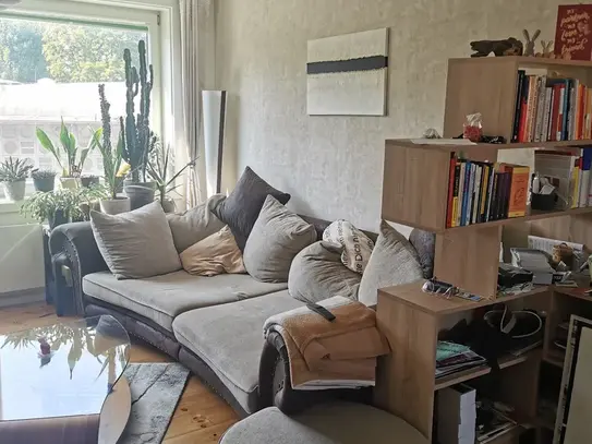 4,5 months sublet of a bright, modern, furnished 2-room-apartment with fitted kitchen & balcony in Berlin-Wedding