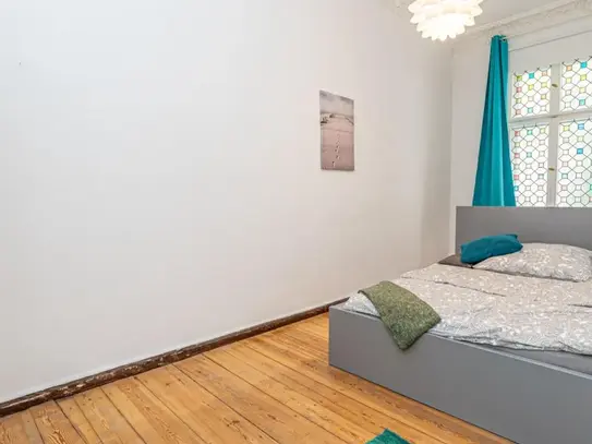 Restful single bedroom in trendy Charlottenburg