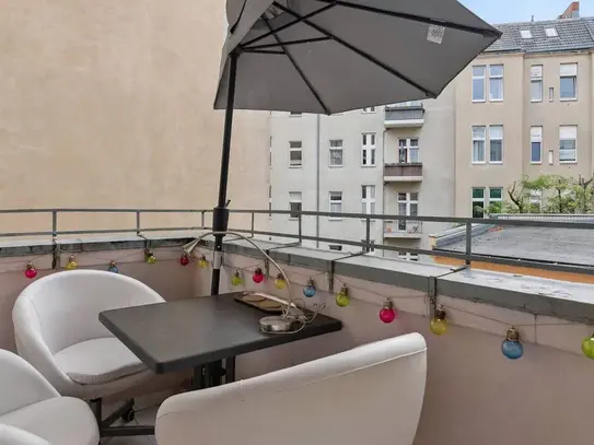 Amazing, charming 3 room flat in Steglitz with balcony