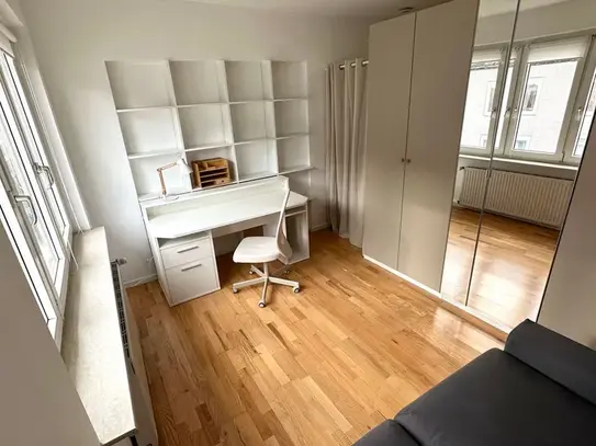 Newly renovated and beautifully decorated home in best location, Dusseldorf - Amsterdam Apartments for Rent