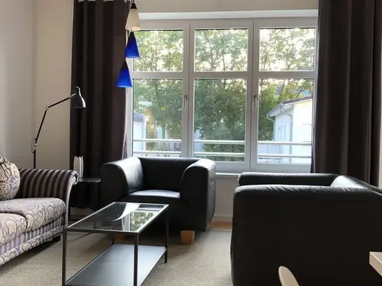 Sunny, comfortable apartment in southwest Berlin!