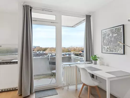 Beautiful studio-apartment (U-Bahn station in front of the building: 20 min city center)