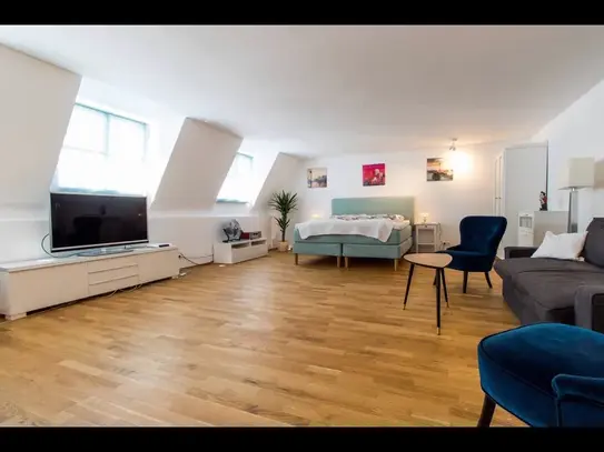 Lovingly furnished apartment with good transport connections in Düsseldorf's old town