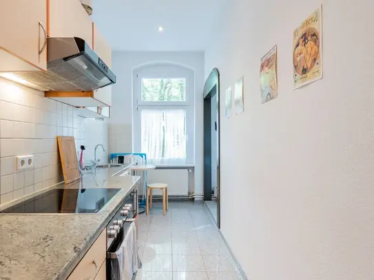 Beautiful and quiet 2-room apartment in an old building with balcony in Mitte