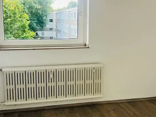 Schöne 3-Zimmer-Wohnung mit Balkon, frisch renoviert!