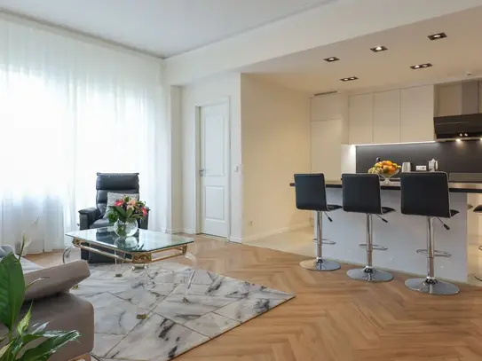 Modern, upscale furnished 3-room apartment in the top location of city near Roseneck