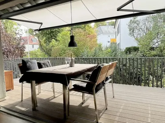 Sun-drenched, fully furnished 5-room 125 sqm apartment in a quiet location with a large south-facing balcony, Stuttgart…