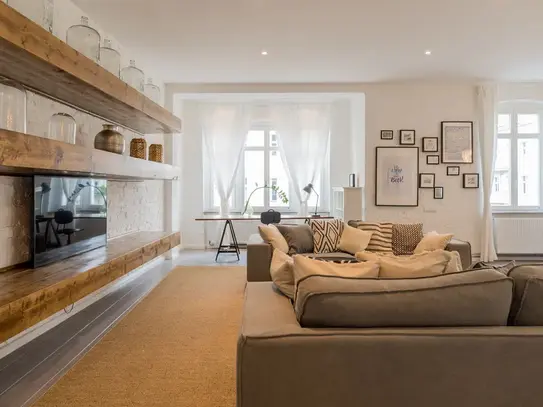 Stylish luxury apartment with boutique facilities and balcony, Berlin