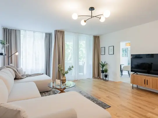 Bright & minimalist 1-bedroom apartment with balcony in Steglitz