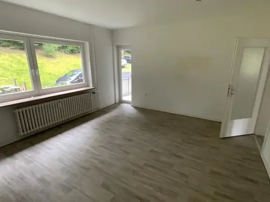 Gut aufgeteilte 4 Zimmer-Wohnung mit Balkon im Erdgeschoss in Lüdenscheid Worth-Honsel!