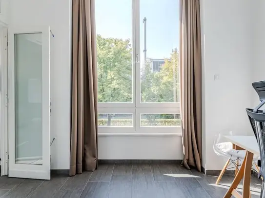 Luxurious 4-Room Apartment in Prime Berlin Mitte Location – Elegant Furnishings and Balcony, Berlin - Amsterdam Apartme…