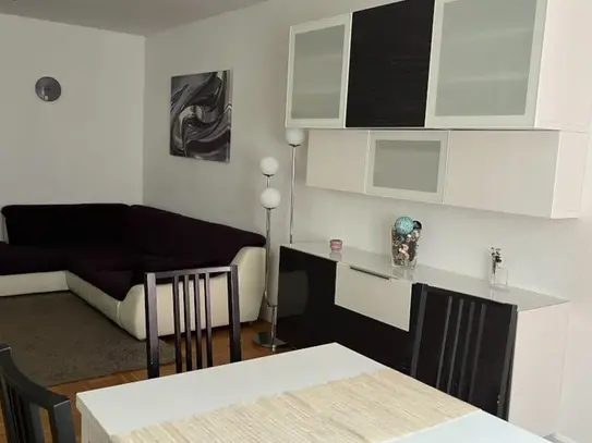 Fully equipped, cozy 3.5-room apartment in a prime city location in Berlin-Mitte