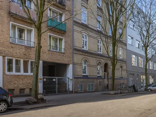 On Top of St.Georg: stylish old building apartment with roof terrace