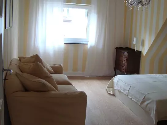 Cozy 4- room apartment conveniently located (Düsseldorf), Dusseldorf - Amsterdam Apartments for Rent