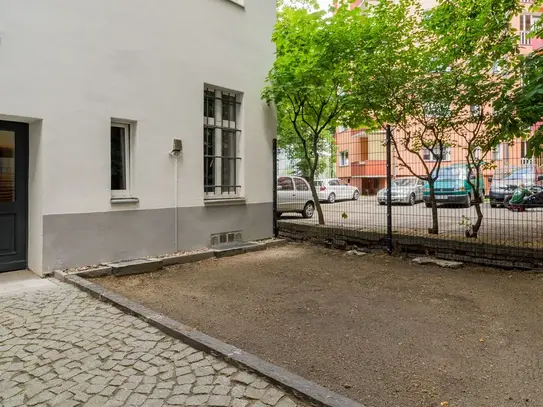 Spacious & neat studio in Charlottenburg