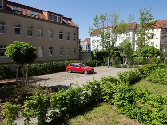 ** Attraktive und helle Familien-Wohnung | 2 Bäder | großzügiger Balkon | Aufzug | Stellplatz **