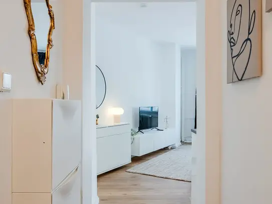 Sunny Two Room Apartment in Cozy Neighborhood