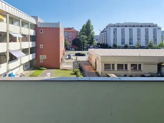 1-Zimmer-Wohnung mit Balkon und EBK am Frankfurter Ring