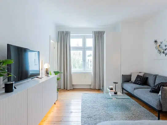 Freshly renovated and completely new furnished apartment (Prenzlauer Berg)