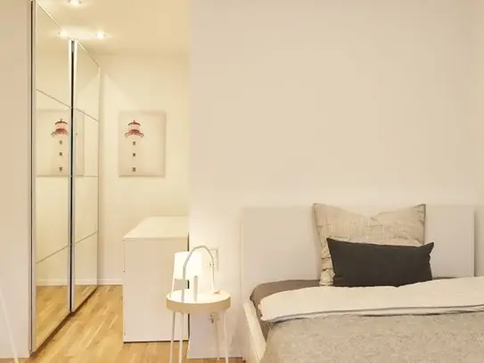 New charming 1-bedroom business apartment in Stuttgart-Mitte with balcony