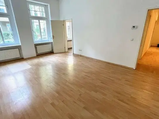 Renovierungsbedürftige Wohnung sucht Mieter zum verlieben!