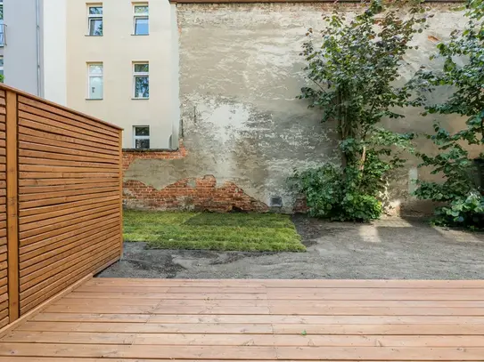 Spacious 2 Bedroom Apartment with Private Garden + Patio located in safe inner courtyard in Berlin