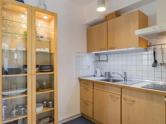 Beautifully furnished 2 - room apartment in central Berlin with a great terrace