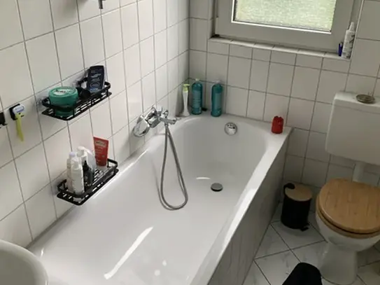 Große 2-Zimmerwohnung mit Laminatboden