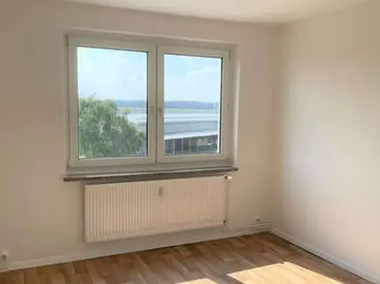 Renovierte 3 Zimmer Wohnung mit Einbauküche!