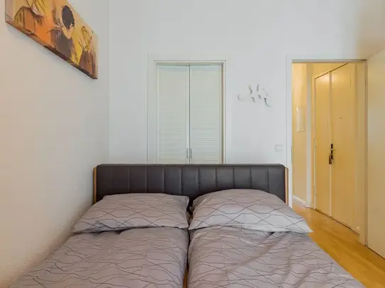 Quiet 2-rooms apartment with balcony in very central location of Prenzlauer Berg (U-bahn/tram: 5min. away), Berlin - Am…