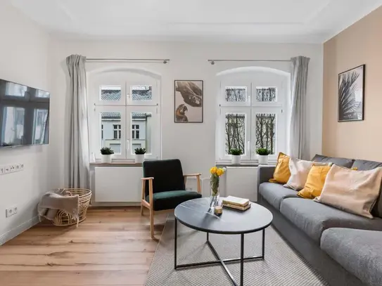 Luxurious, freshly renovated comfy 4 room apartment in the heart of Kreuzberg