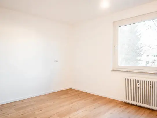 Renovierte 4 Zimmerwohnung mit Balkon, Fahrstuhl und TG-Platz in Bielefeld Stieghorst