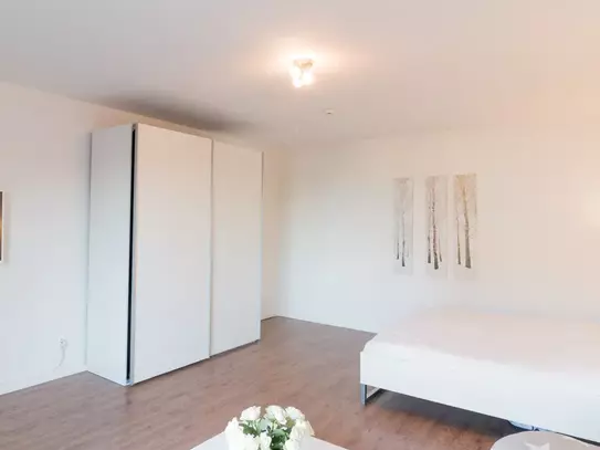 newly decorated 1 room appartment in Buxtehude (35 km to Hamburg), completely furnished