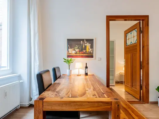 Charming Quiet Renovated Backyard Altbau in Best Location of Berlin Kreuzberg