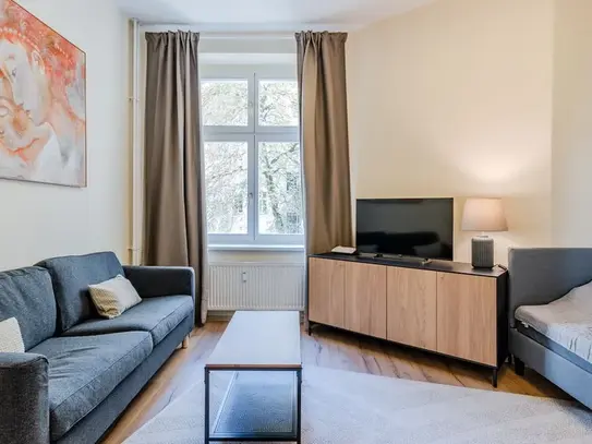 Modern 40 sqm Studio with High-Speed WiFi & Smart TV – Cozy & Beautiful!, Berlin - Amsterdam Apartments for Rent