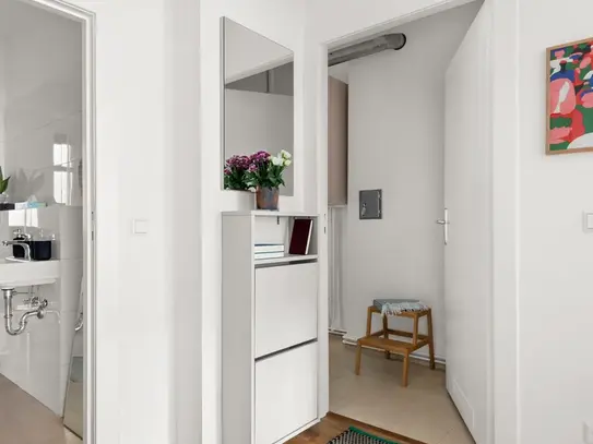 Modern 2- Room Apartment with Balcony in Neukölln