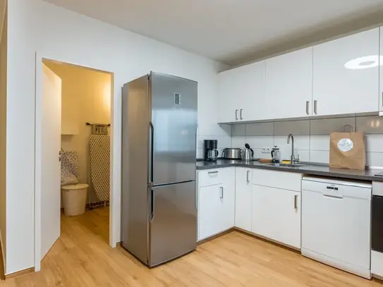 Exclusive 3-room apartment, 2 bedrooms with balcony in the heart of Berlin