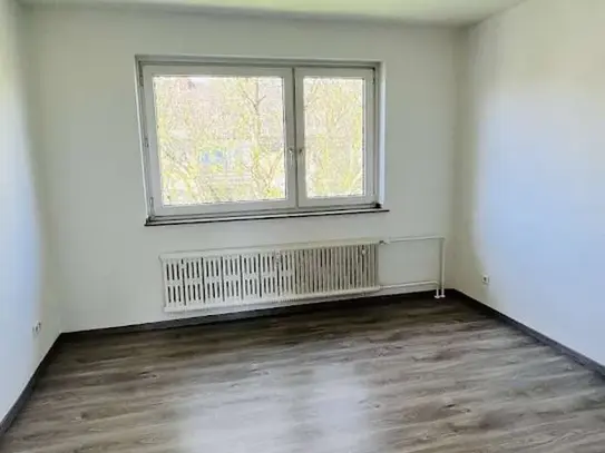 Schöne 3-Zimmer-Wohnung mit Balkon, frisch renoviert!