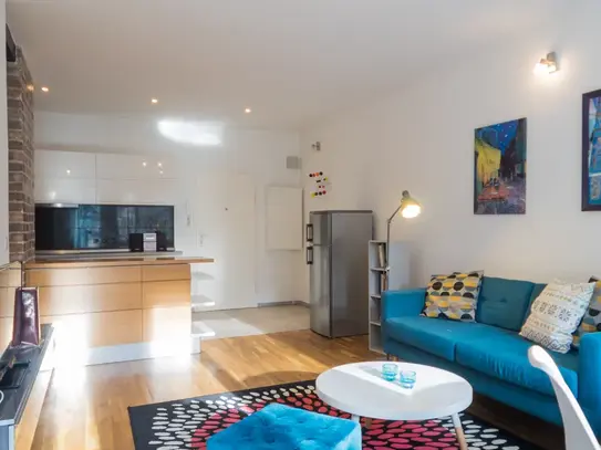 Beautiful 2-bedroom apartment in Tiergarten Berlin - very central and green