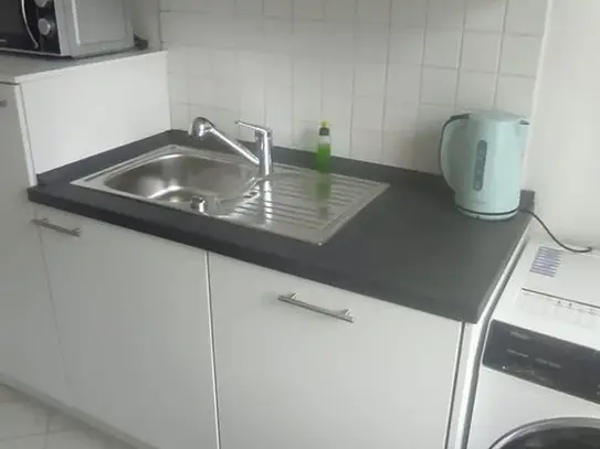 Completely new furnished, bright 2-room old building apartment with balcony and new kitchen in Adlershof, Berlin - Amst…