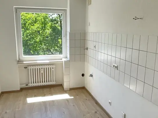 Großes Wohnzimmer renoviert sucht Mieter