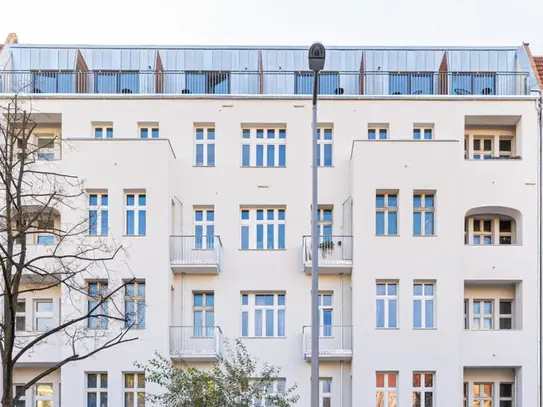 Panoramic studio with balcony