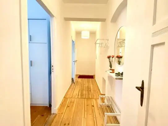 Bright 2 room apartment in Alt-Treptow