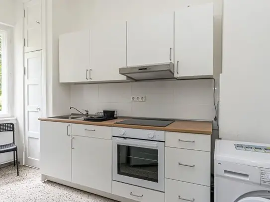 SHARED LIVING: Neat flat in Britz shared with 3 housemates