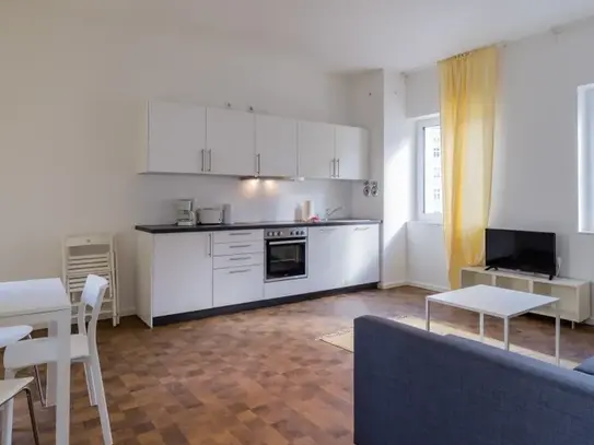 Beautiful 3-room apartment with balkony at Hermannplatz