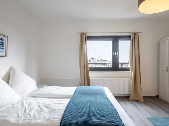 BRIGHT 1-BEDROOM APARTMENT WITH AN AMAZING VIEW IN BERLIN