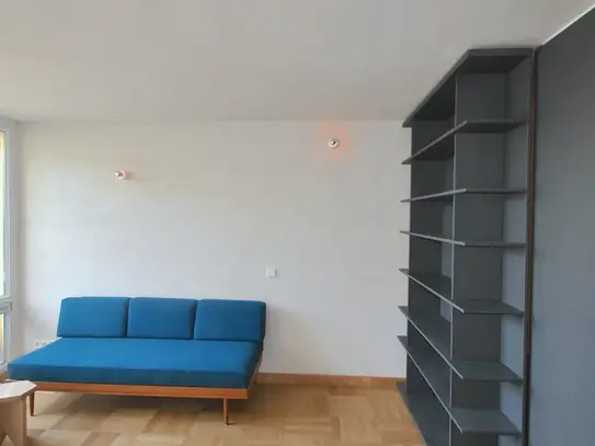 Beautiful studio apartment right near Sonnenallee